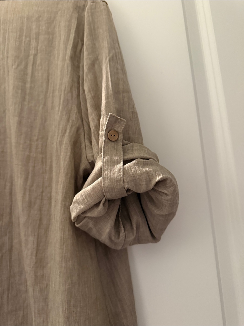 Amazon Taupe Beige High-Low Linen-Texture Tunic - Picture 4 of 7